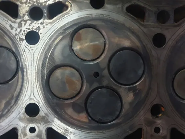 Cabeça Motor DAF com 2 Sensores Peça OEM image 8
