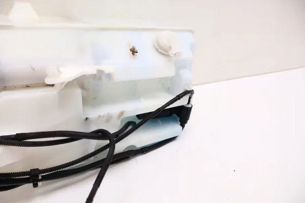 Scheibenwaschbehälter Volvo XC60 I OEM 30753424, 30753425 image 3
