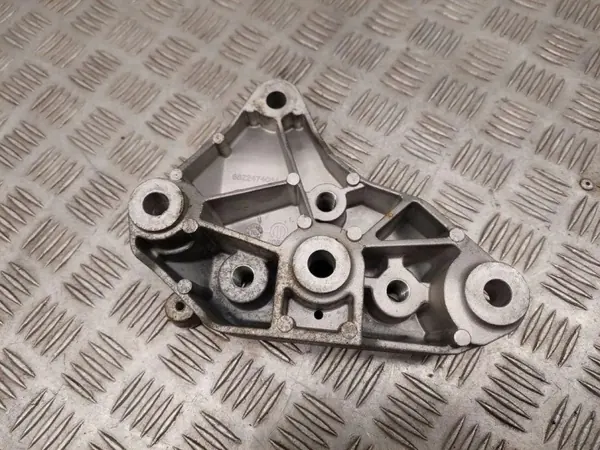 Versnellingsbaksteun OEM 68224740AA voor Chrysler Pacifica image 3