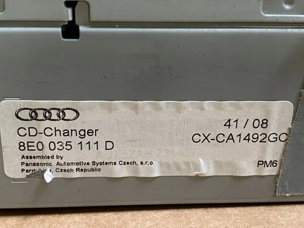 Audi CD-vaihtaja OEM 8E0035111D - Käytetty image 3