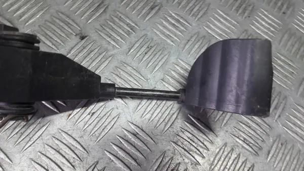 Scania R pedalpotentiometer OEM 1364172 - Begagnad image 3