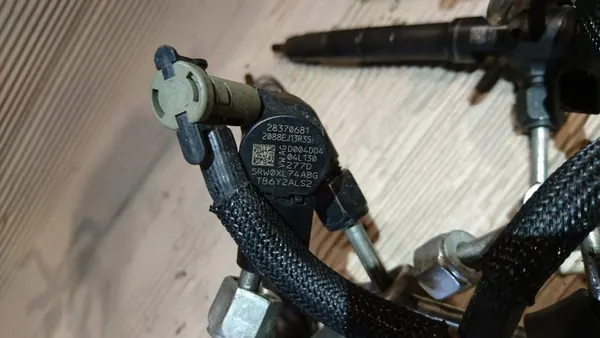 Inspuitpomp OEM 04L130277D voor 1.6 TDI image 6