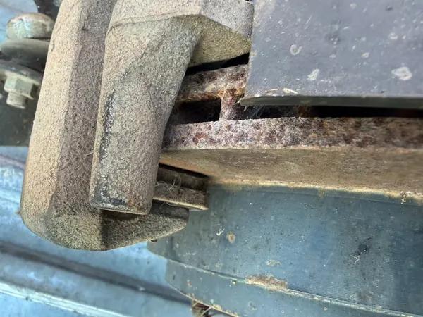 Bakre vänstra knuckle Mitsubishi Pajero IV MR992531 image 3