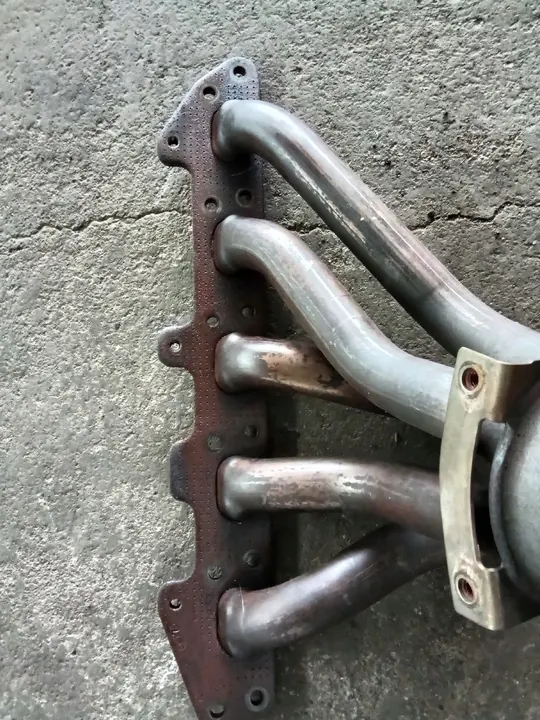 VOLVO V50 S40 C30 C70 Coletor de escape 2.4 8653299 image 3