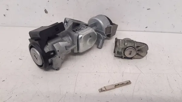 Insert de serrure d'allumage Ford OE OEM 1877074 - Occasion image 2