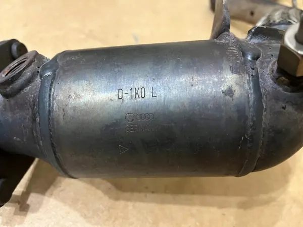 Pot catalytique VW 1K0131690AB Tuyau d'échappement image 3