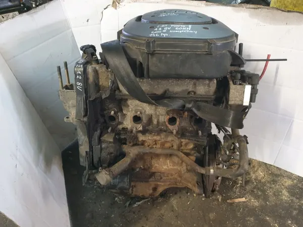 Komplett Motor Fiat Punto II 1.2 8v 60 hk OEM image 4