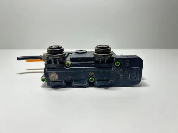 Pompe à air secondaire Land Rover Discovery 3 OEM RVH000095 image 5