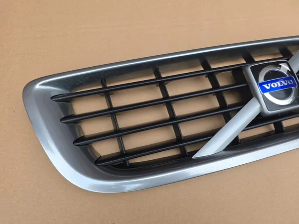 Volvo S40 II V50 R-Design Grille image 2