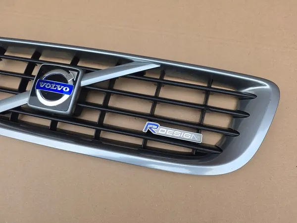 Volvo S40 II V50 R-Design Grille image 3