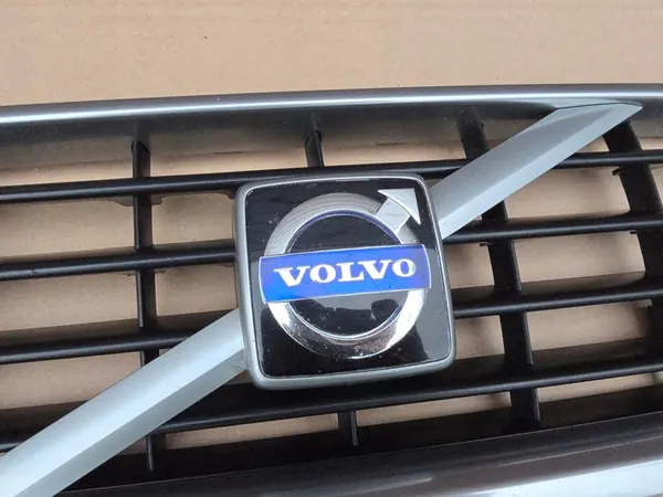 Volvo S40 II V50 R-Design Grille image 4