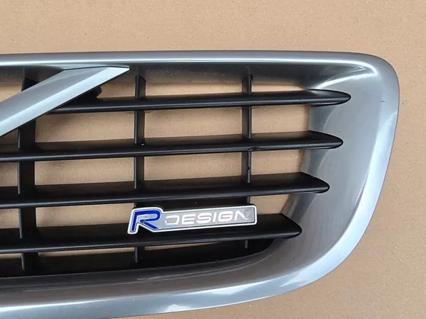 Volvo S40 II V50 R-Design Grille image 6
