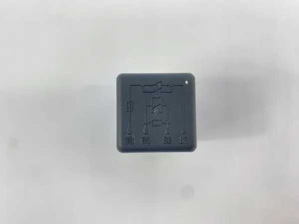 Relé OEM 0015426819 40A 12V para Mercedes W124 image 2