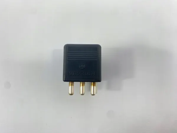 Relé OEM 0015426819 40A 12V para Mercedes W124 image 5