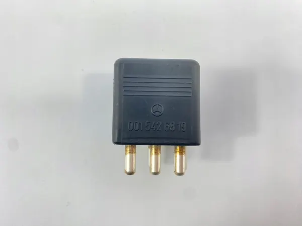 Relé OEM 0015426819 40A 12V para Mercedes W124 image 8
