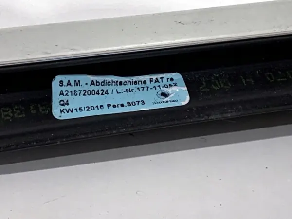 Lame racleuse avant droite OEM A2187200424 Mercedes image 4