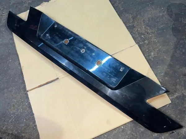 BMW 7-serien bagageluckstrim OEM 7133637 Begagnad image 2