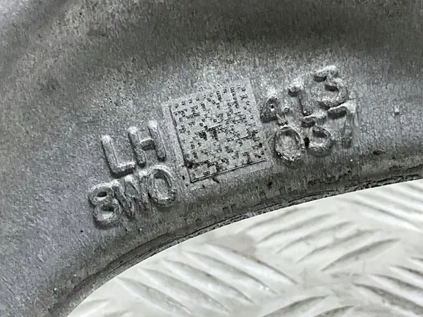 Soporte Amortiguador Izquierdo OEM 8W0413037 Audi A4 A5 B9 image 3