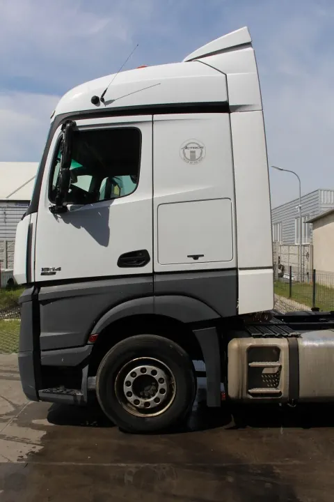 Cabina Completa OEM KABINA KOMPLETNA MERCEDES ACTROS MP4 image 6