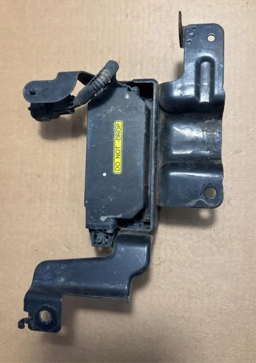 Capteur Radar Distronic Infiniti OEM 28437 1MG0C image 4