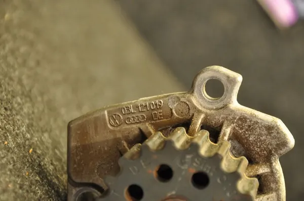 Pompa acqua Audi A6 S6 C7 4G 2012 OEM 03L121031A image 5