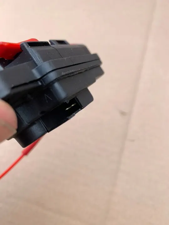 VW Skoda Audi Kraftstoffklappenaktuator OEM 4m0862153B image 3