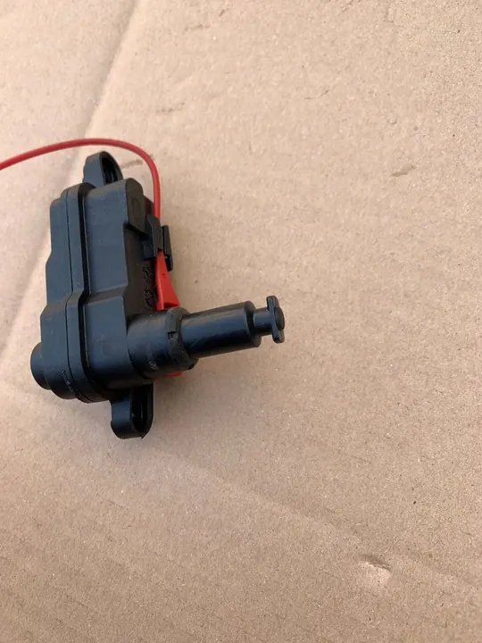 VW Skoda Audi Kraftstoffklappenaktuator OEM 4m0862153B image 5