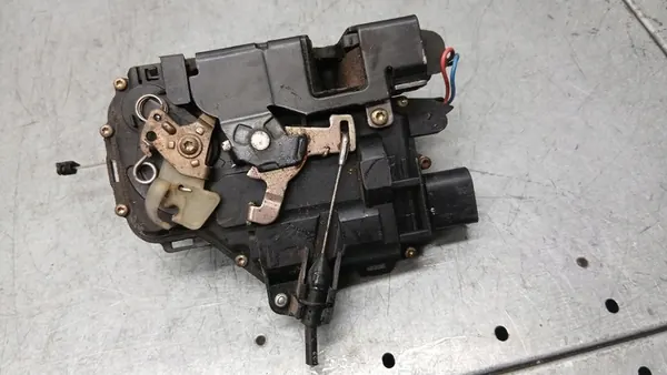 Rechtes Vorderes Schloss Seat Leon I 1.9TD 99-05R 8PIN 3B1837016AD image 4