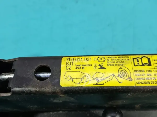 Begagnad trapezformad domkraft OEM 7L0011031H Audi Q7 image 6