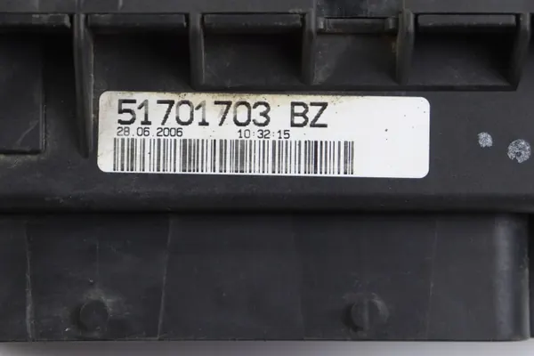 Caja de fusibles OEM 51701703 para Fiat Grande Punto image 5