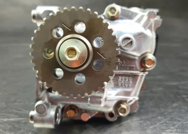 Bomba de aceite usada OEM PY0114100 Mazda 6 2.5 image 9