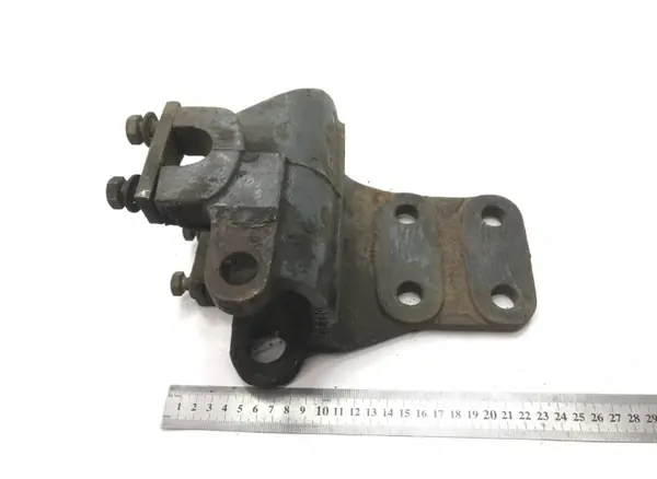 DAF 1363906 Support de Ressort à Lames Avant Gauche image 2