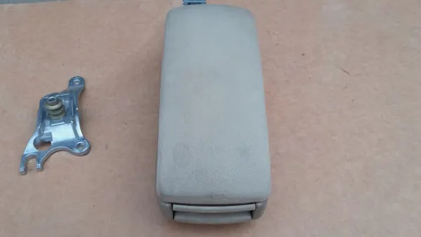 Accoudoir Audi A6 C5 OEM - Tissu Twist Clair image 3