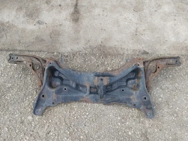 Subchasis delantero Toyota Yaris II OEM YARIS II SANKI PRZÓD image 4