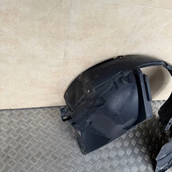 Front Left Wheel Arch Renault Kadjar 638418554R image 2