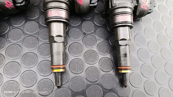 Pompe lave-glace OEM 038130073AG pour VW Passat image 5