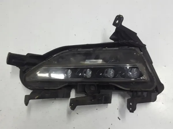 OEM 92201-3Z5 DRL Vasen Etu Hyundai i40 2015-2018 image 2