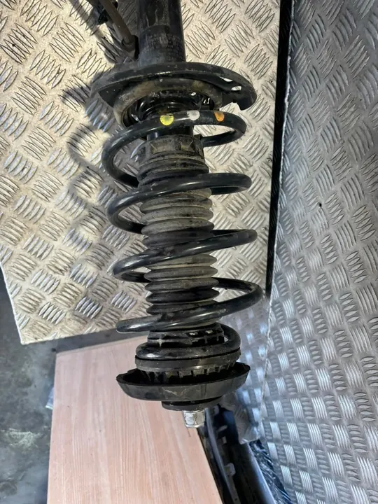 Amortizzatore destro Peugeot 208 1.6 Blue HDI image 2