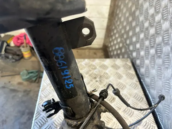 Amortizzatore destro Peugeot 208 1.6 Blue HDI image 6