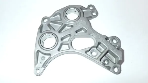 Suporte da Bomba de Acionamento Audi OE 079109360R image 2