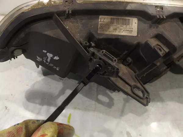 Oikea Ajovalo Renault Scenic III Xenon 260101724R image 4