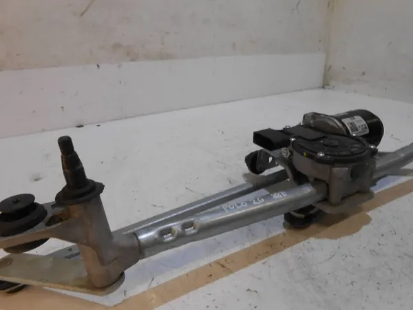 VOLKSWAGEN POLO 2G Etu pyyhkijän moottori 2G1955023E image 3