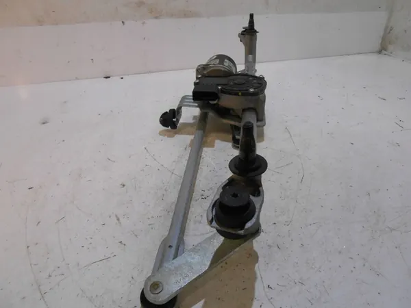 VOLKSWAGEN POLO 2G Etu pyyhkijän moottori 2G1955023E image 4