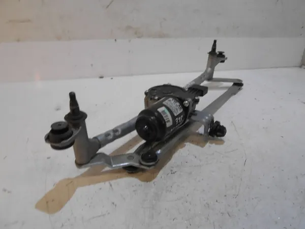 VOLKSWAGEN POLO 2G Etu pyyhkijän moottori 2G1955023E image 6