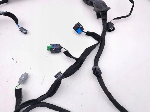 Cableado de maletero Renault Captur II OEM 240516393R image 7