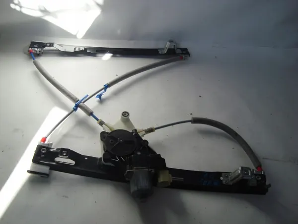 Régulateur de vitre Ford B-MAX - Pièce Ford OE d'occasion image 2