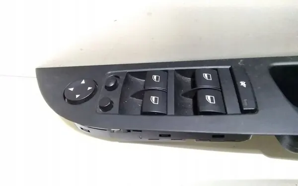 Achterste linker raamcontroleknop BMW 5 TOURING E61 OEM 9122111 image 3