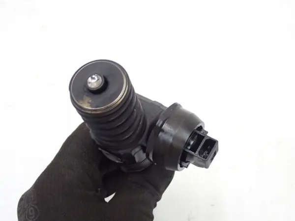 Jeu d'injecteurs OEM 038130073BN pour VW Golf V 1.9 TDI image 3