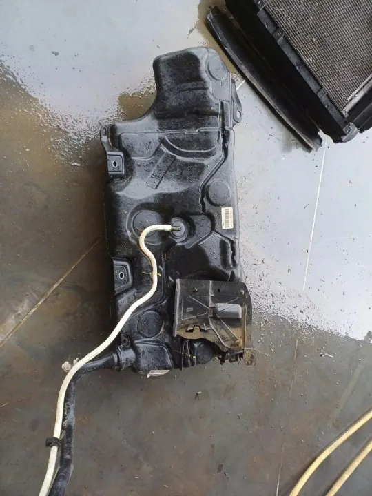 Réservoir à carburant OEM 5Q0201022 pour Skoda Octavia III Break image 2