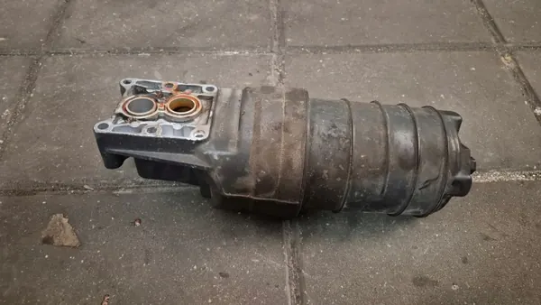 OEM 5801863112 Support Filtre à Huile Iveco image 2